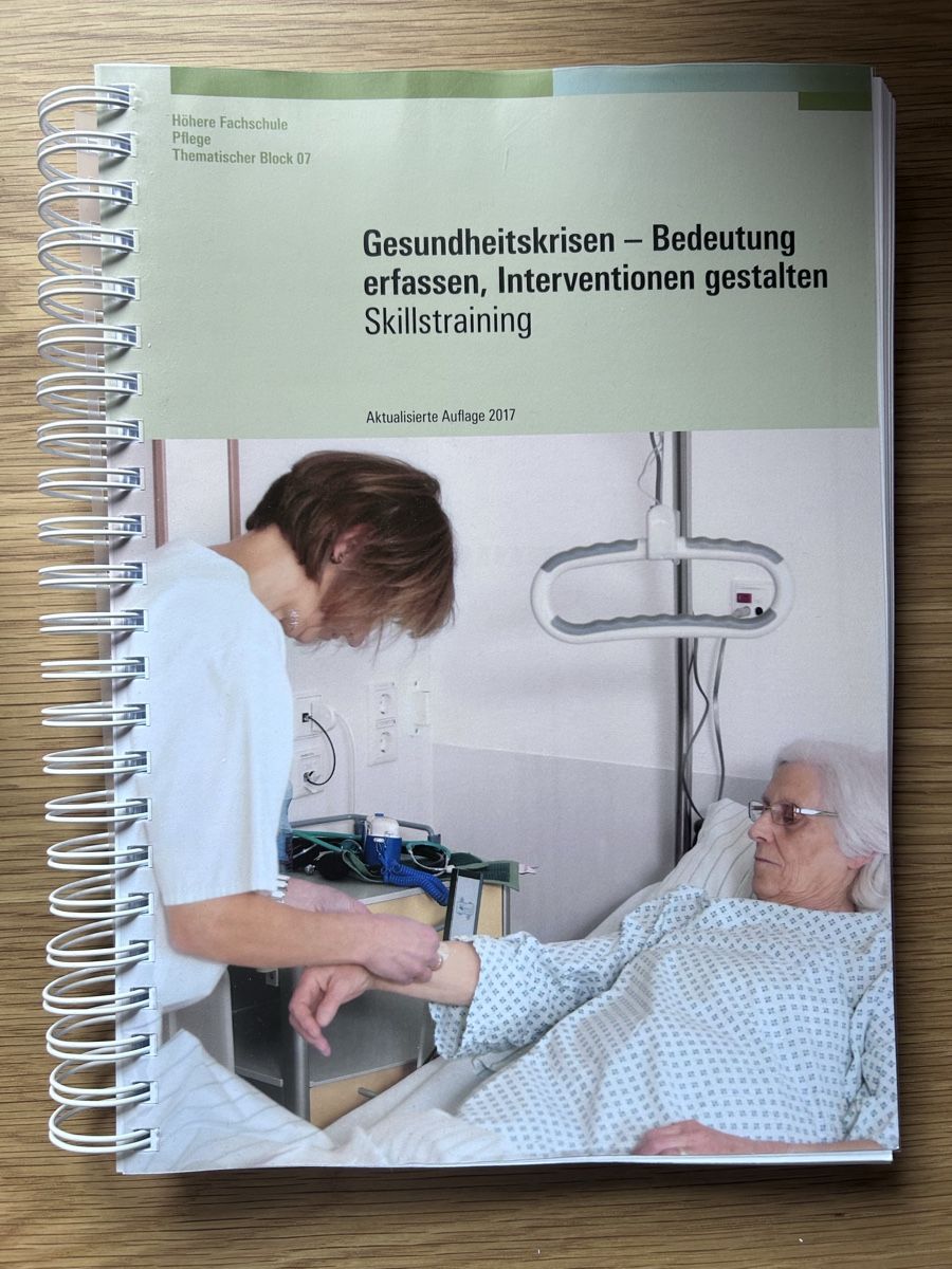 Libri: Höhere Fachschule Pflege Skillstraining Bücher – Nuovo (secondo la descrizione) da Ulisbach venduto da jul_2rpw 6