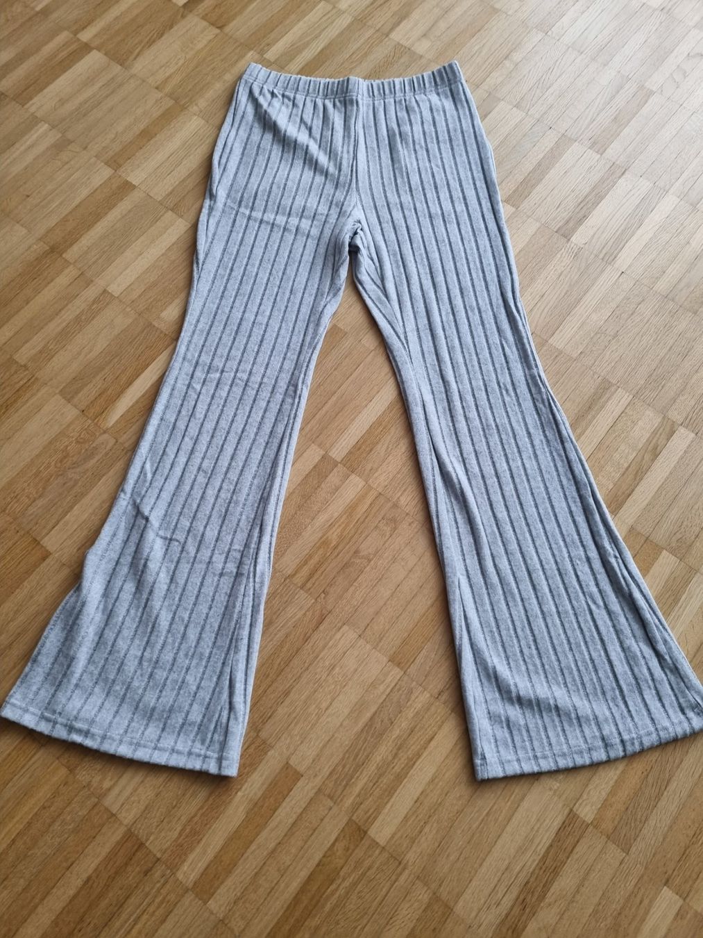 Pantaloni: Hose grau Gr. L / OVP – Nuovo e nell'imballaggio originale da Zofingen venduto da Felpa