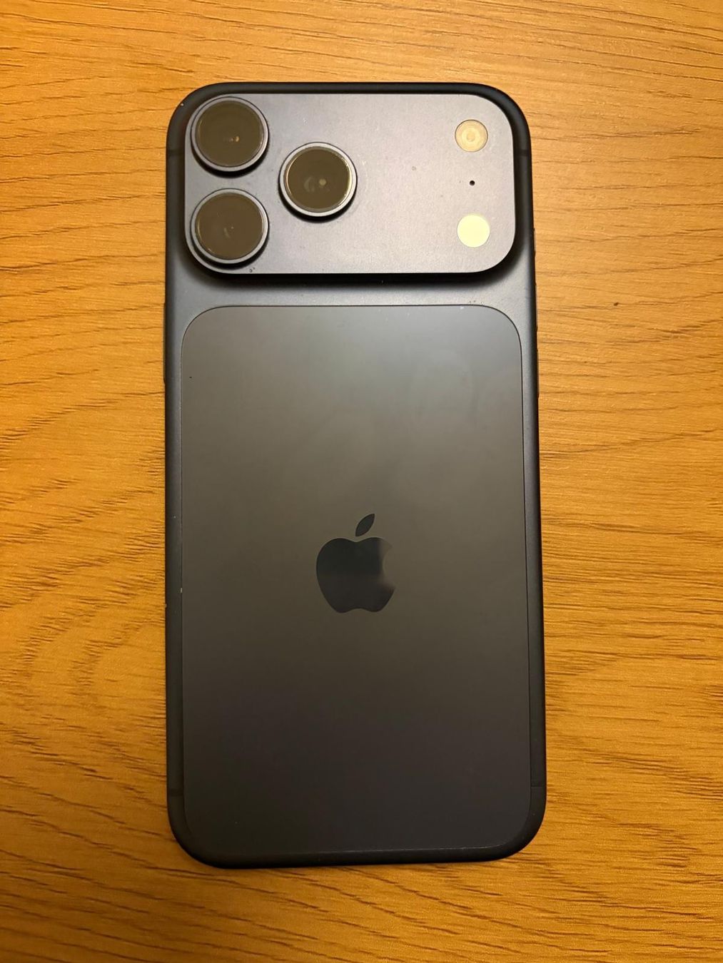 Apple Portables: Iphone 17 Pro Max – D'occasion à Zürich par norele 1