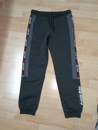 Neue Graue Kinder Trainer Jogginghose, von C&A Gr. 146
