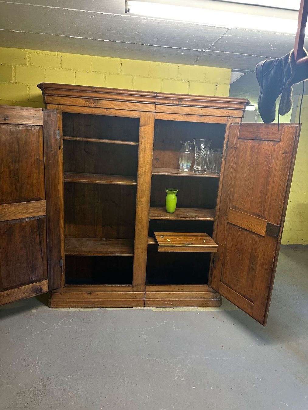 Armadi: ALTER BAUERNSCHRANK aus Holz – Usato da Basel venduto da Mischao77 1