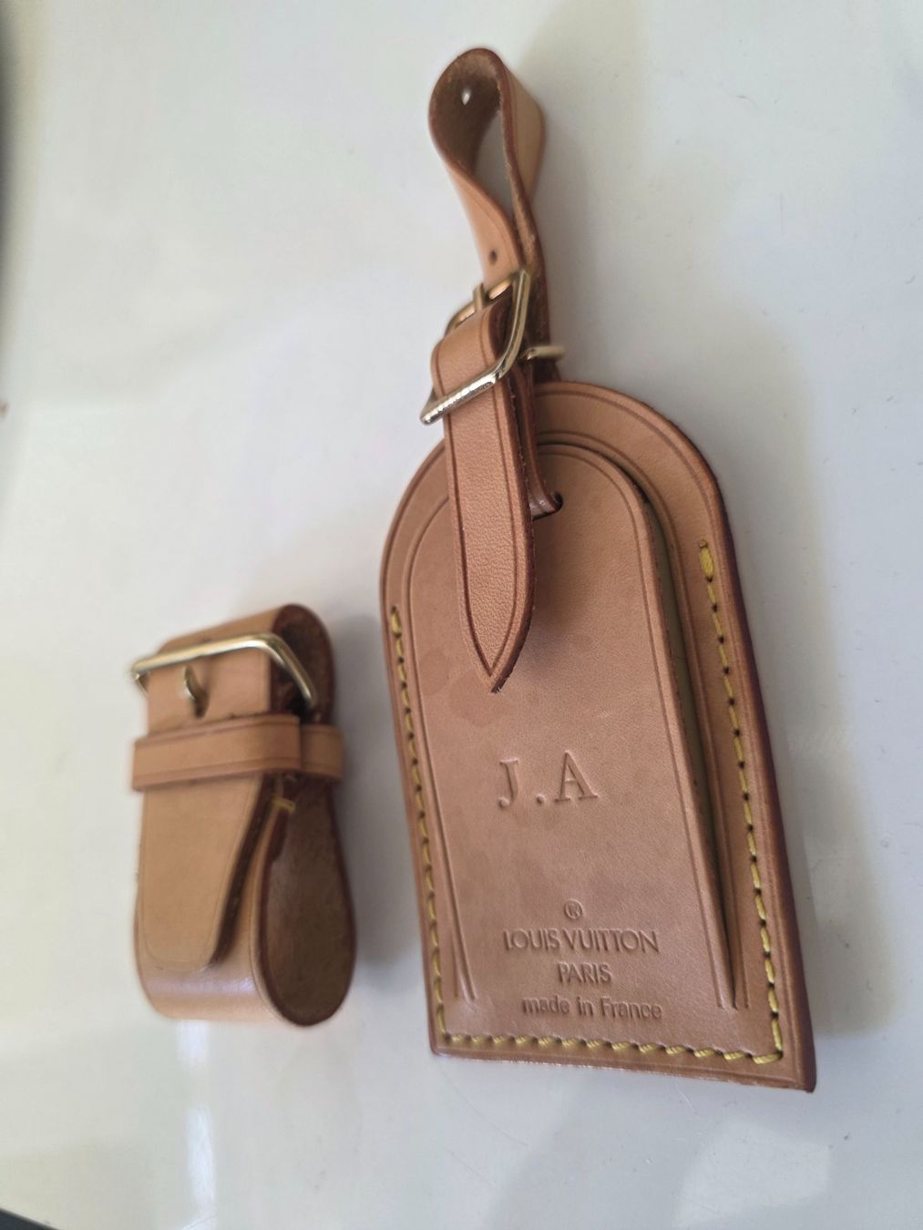 Louis Vuitton Borse: Louis Vuitton leder Tag Anhänger 100% Original – Usato da Binningen venduto da lieblingsstyle 1