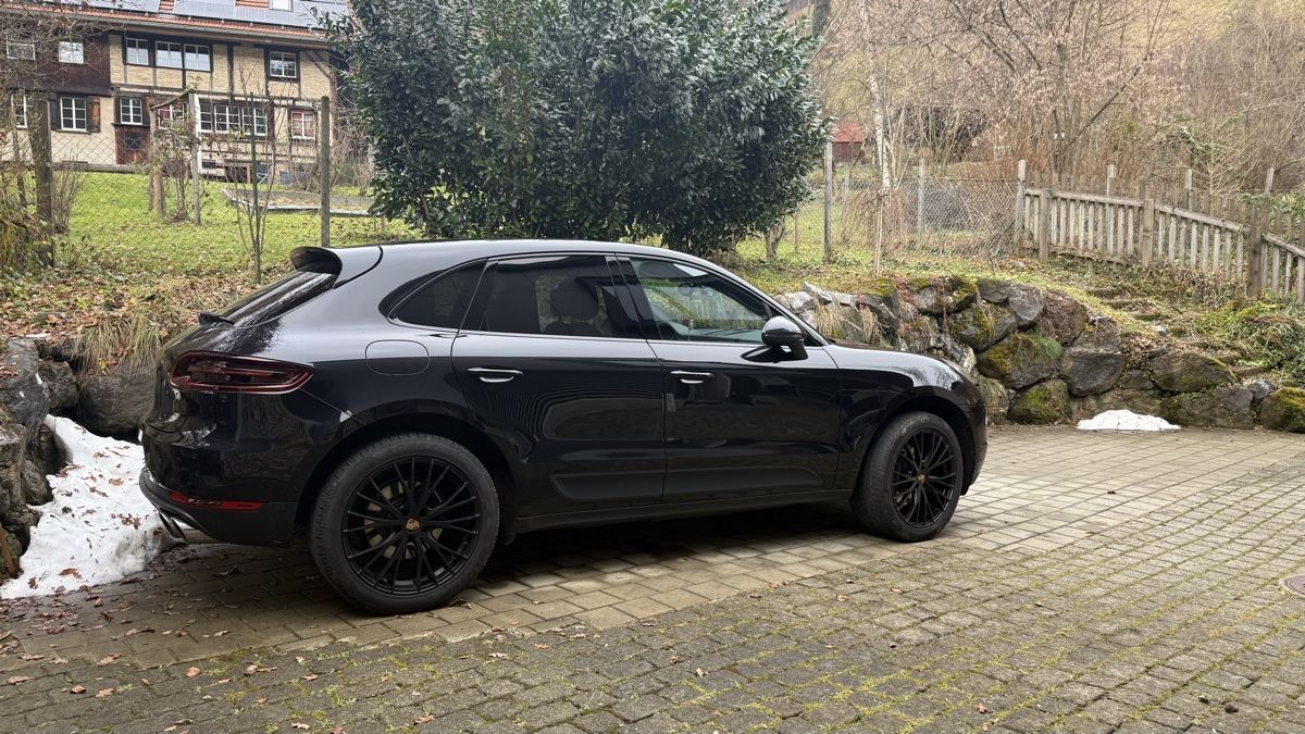 Porsche Automobili: Porsche Macan 2.0 Blackline – Usato da Steg im Tösstal venduto da Beckerbande 7