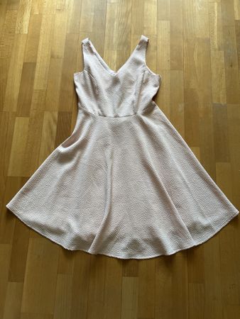 Sommerliches, hellrosa Kleid von Dry Lake, Grösse S.