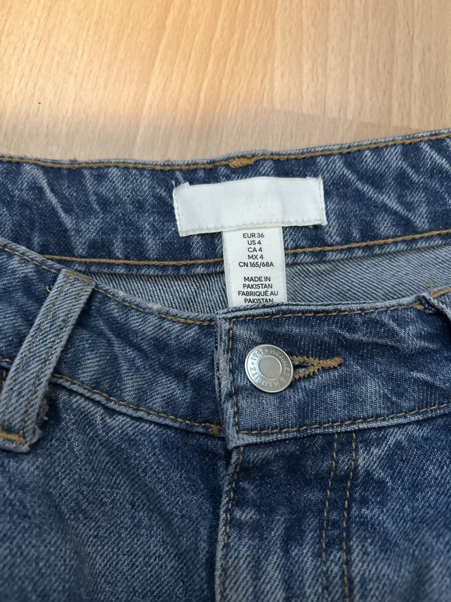 H&M Jeans: Jeans Gr. 36 -NEU- – Nuovo (secondo la descrizione) da Kreuzlingen venduto da jamie45 1