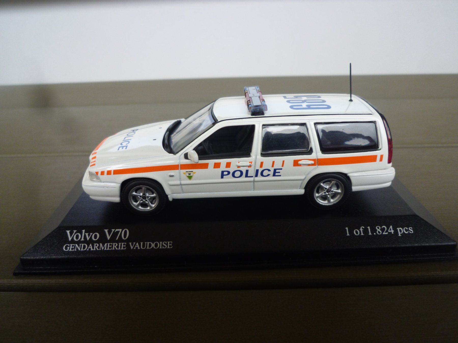 Volvo Modellini d'auto: Volvo V70 Gendarmerie Vaudoise – Nuovo (secondo la descrizione) da Flawil venduto da Imperiosud 3