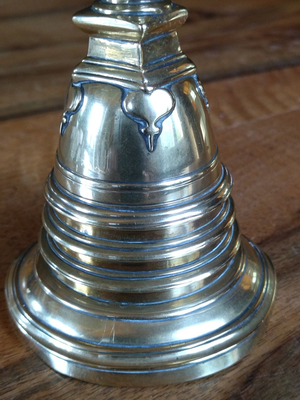 Campanacci mucche: Antike Tempel-Handglocke – Usato da Zürich venduto da Top-Deal-Schweiz 1