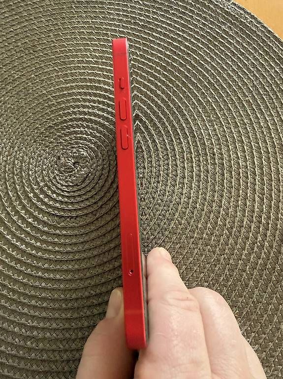 Telefoni cellulari / Smartphones: Rotes iPhone 14 in top Zustand – Usato da Selzach venduto da Olive8 1