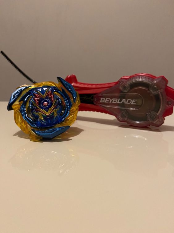 Beyblade Burst Surge Brave Valtryek V6 | Kaufen auf Ricardo