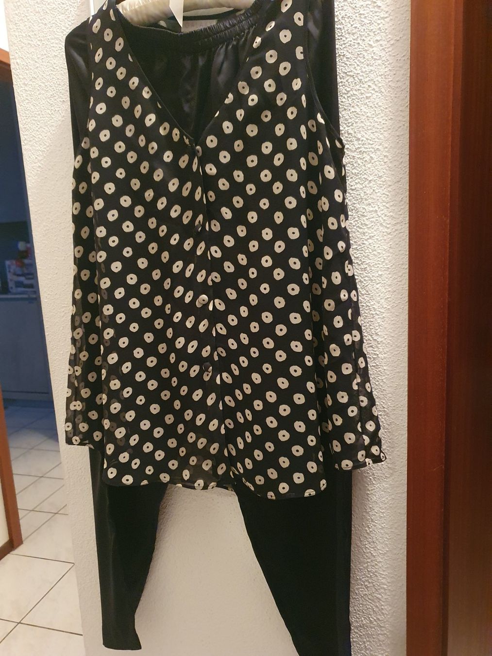 Altra biancheria intima: Coordinato top e pants in seta 100% – Nuovo e nell'imballaggio originale da Chiasso venduto da Ann58