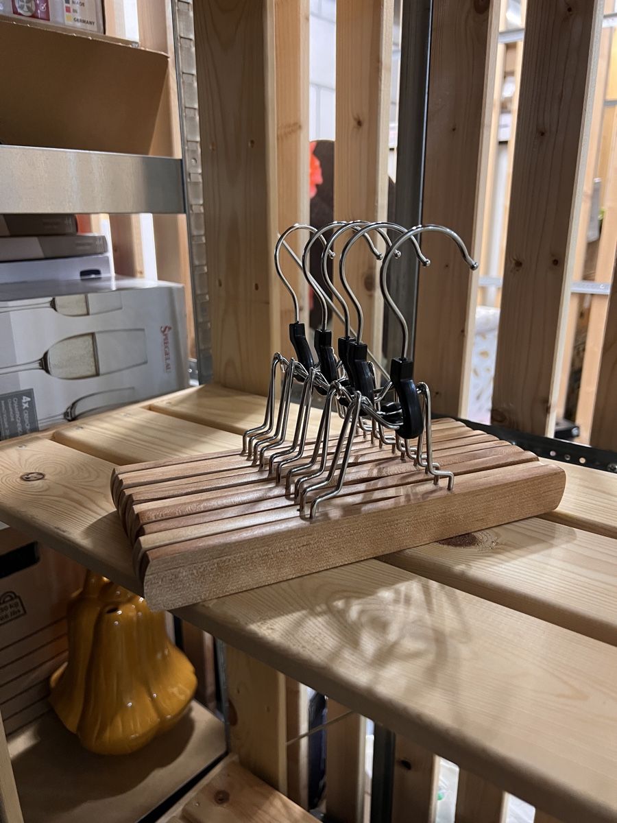 Appendiabiti: Kleiderbügel aus Holz – Usato da Langenthal venduto da arp_ 2