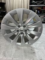 1 Stück Tesla 20 Zoll Alufelge 10J +35MM Neuwertig 