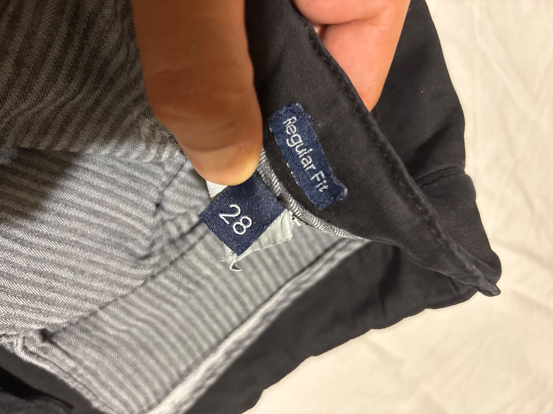 Pantaloni: Pantalon noir taille 42 bon état – Usato da GENÈVE venduto da Gaasss 2