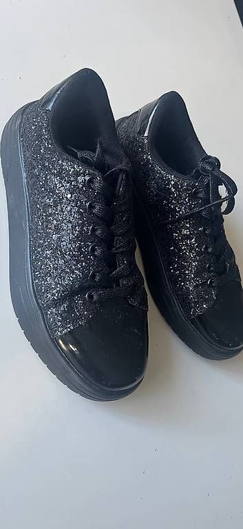 Scarpe da donna: Sneakers mit Glitzer – Usato da Rombach venduto da