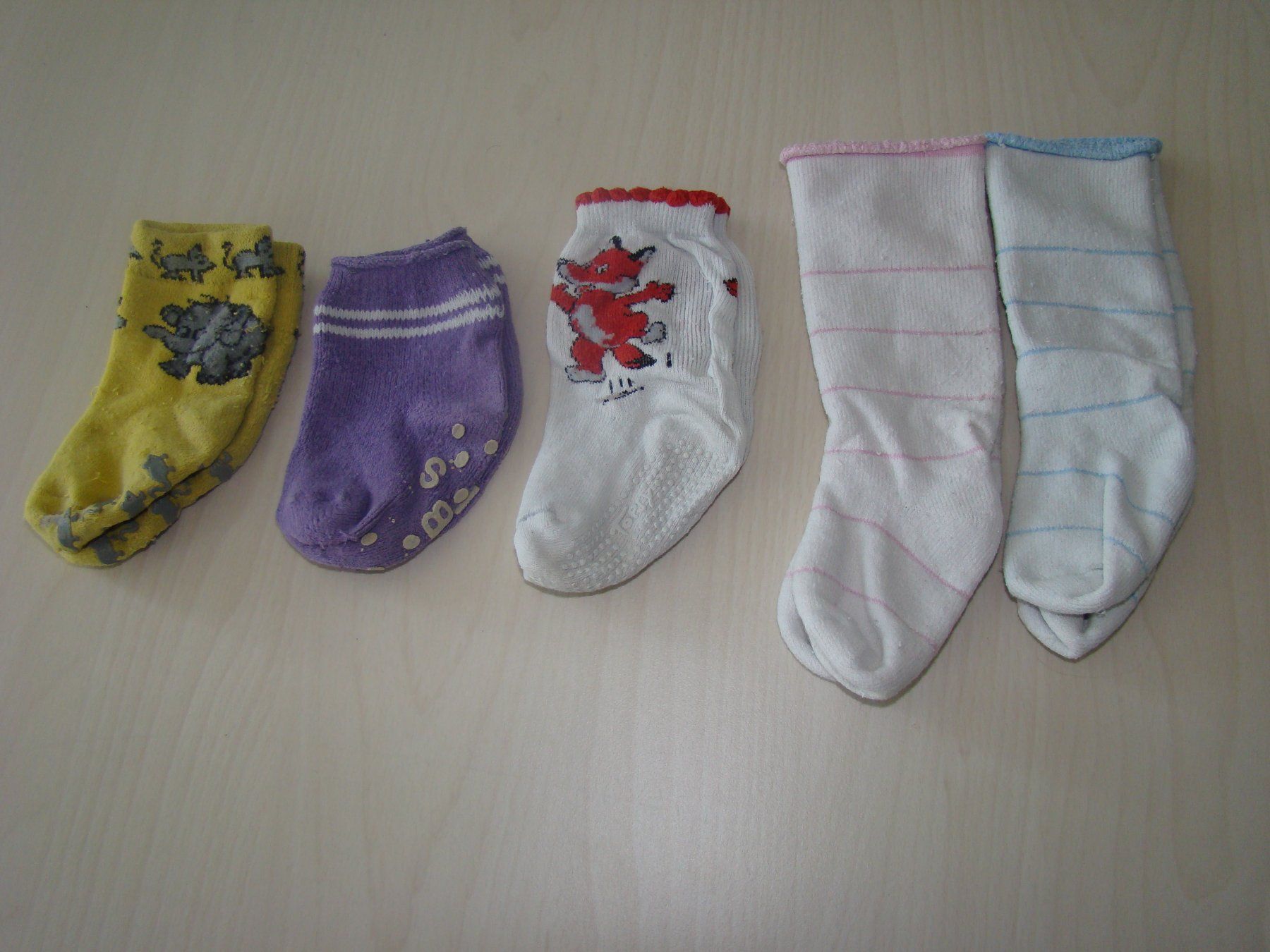 Socken für Kinder: 5 Paar Baby Söckli – Gebraucht aus Malters von burzi