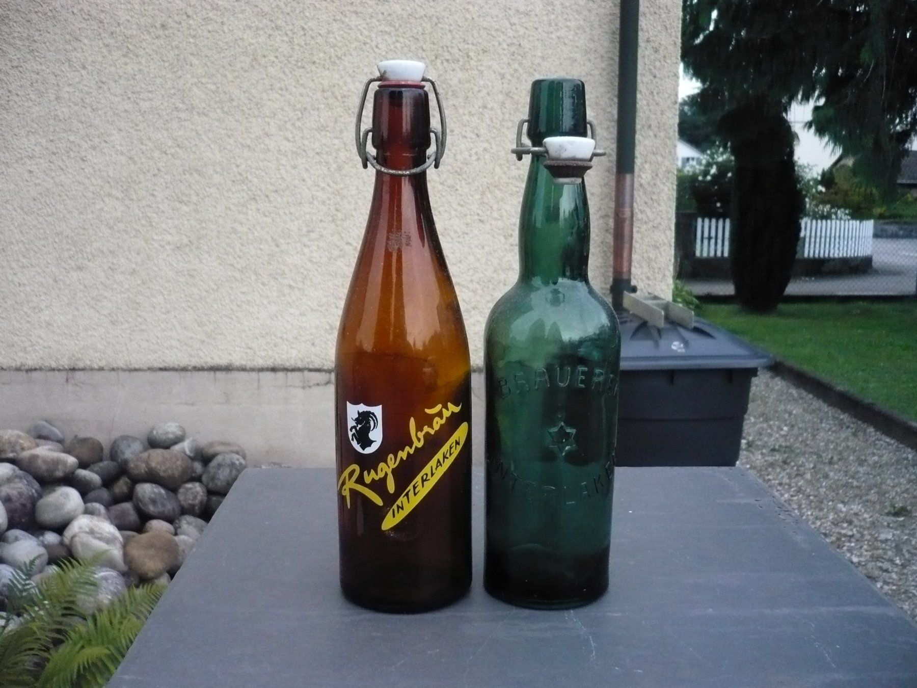 Verres, cruches & bouteilles: 2x BRAUEREI INTERLAKEN – D'occasion à Biberist par Urmel