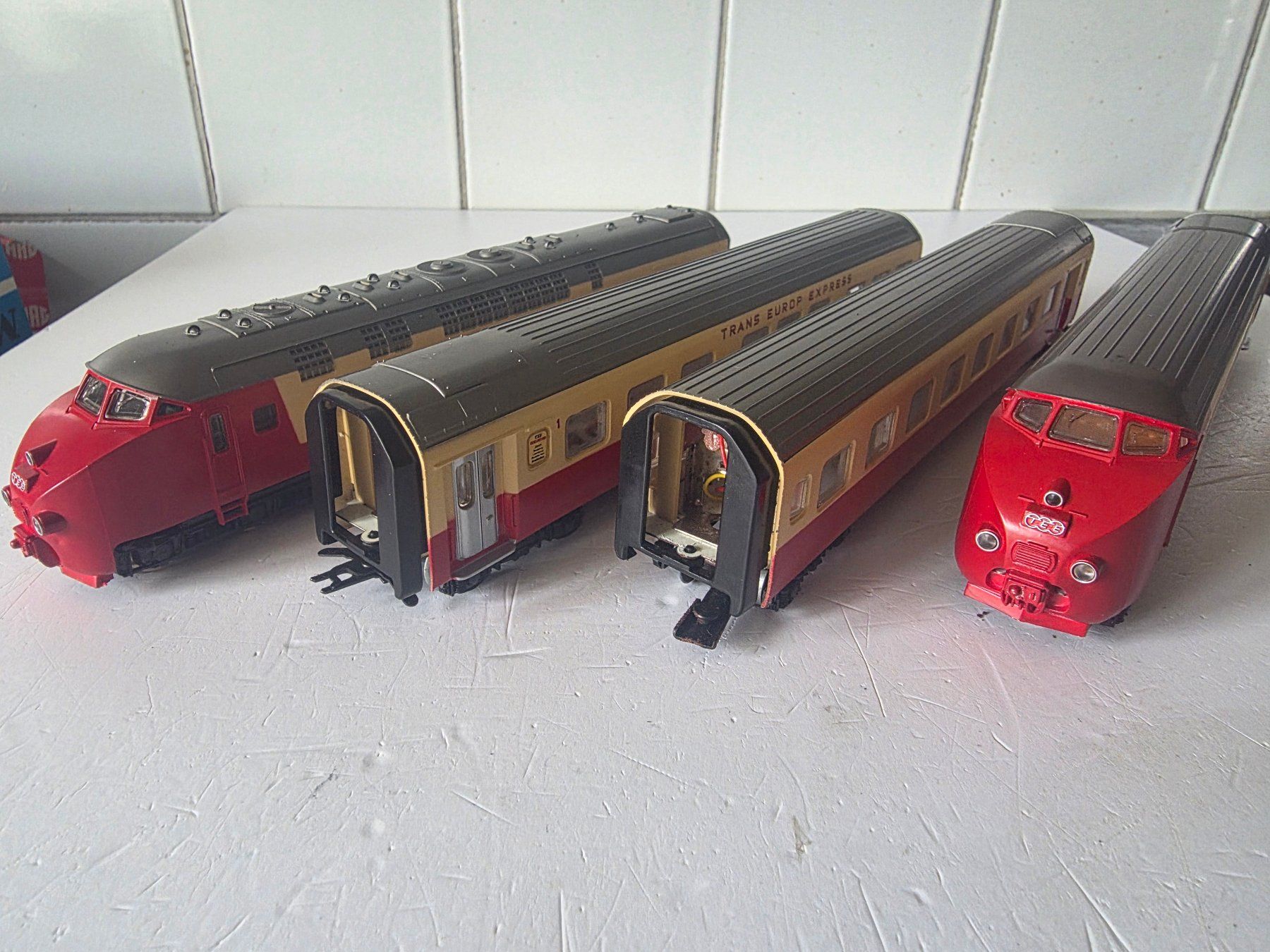 Märklin Modellini di ferrovie: Neuer 4-teiliger SBB TEE, RAm 502 – Nuovo (secondo la descrizione) da Seuzach venduto da Loeckeli01