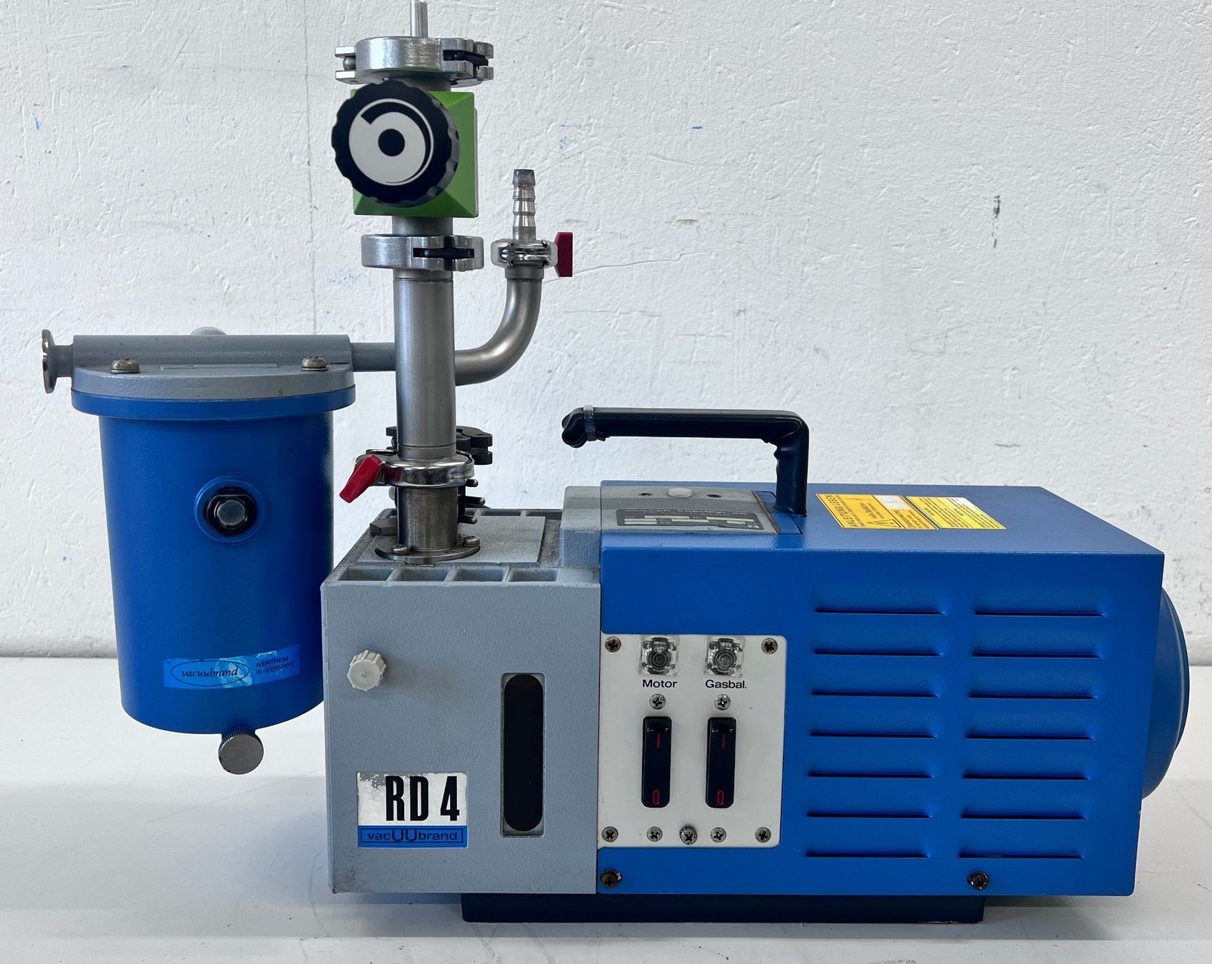 Accessori da laboratorio: Vacuubrand RD4 Drehschieber Vakuumpumpe – Usato da Niederdorf venduto da LeptonAG_Labor 1