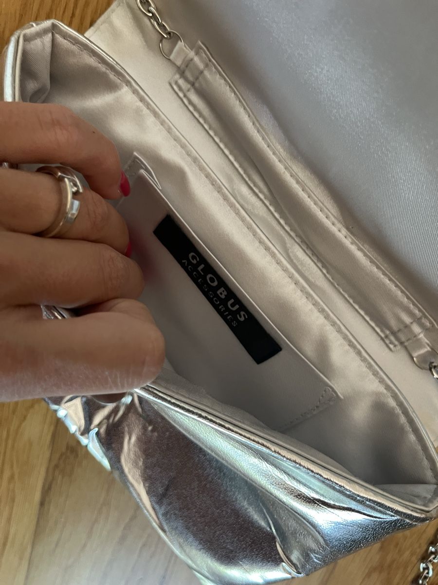Globus Taschen für Damen: Kleine silberne Globus Tasche – Gebraucht aus Stadel von Comporta 2