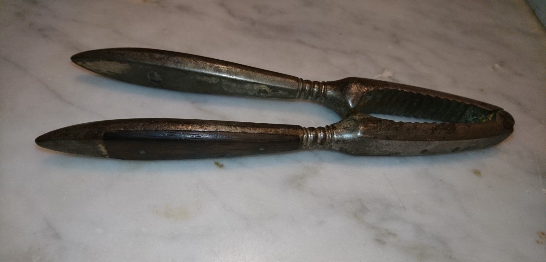 Alle Werkzeuge: Casse-noix ancien – Gebraucht aus Châtelaine von fil_7lqg 1