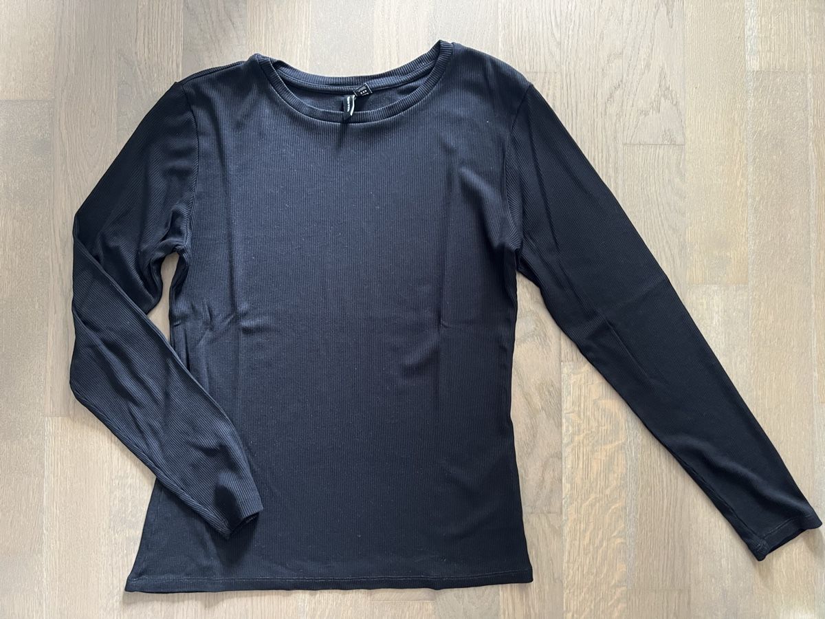 Vero Moda T-shirt: Langarmshirt Vero Moda – Usato da Kriens venduto da Luzernerin_K