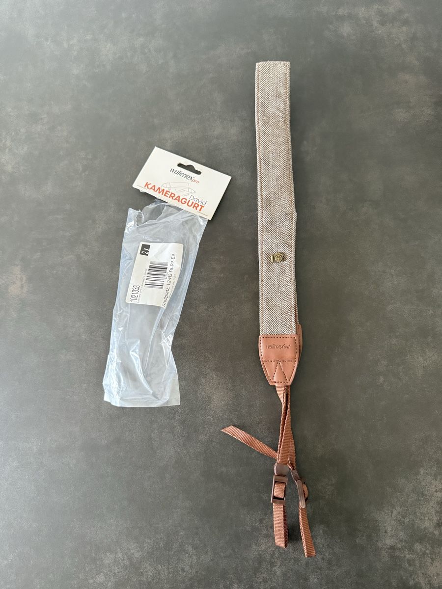 Altri Accessori: Sangle pour appareils photo  – Nuovo e nell'imballaggio originale da Pully venduto da Afagone 1