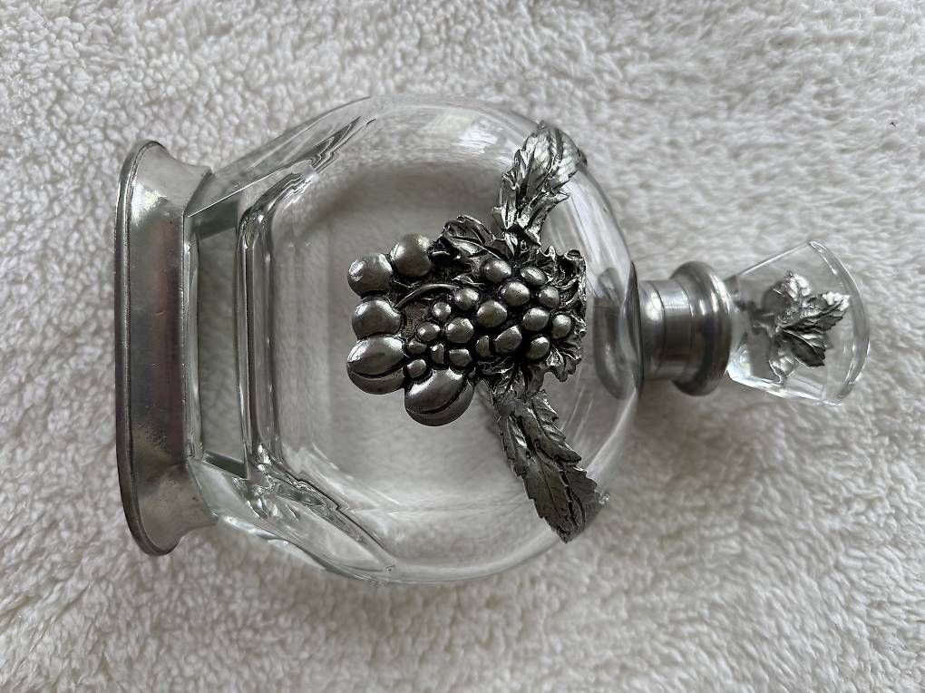 Caraffe: Dekorative Glaskaraffe mit Zinn-Verzierung – Usato da Wallisellen venduto da Ceno_ZH 3