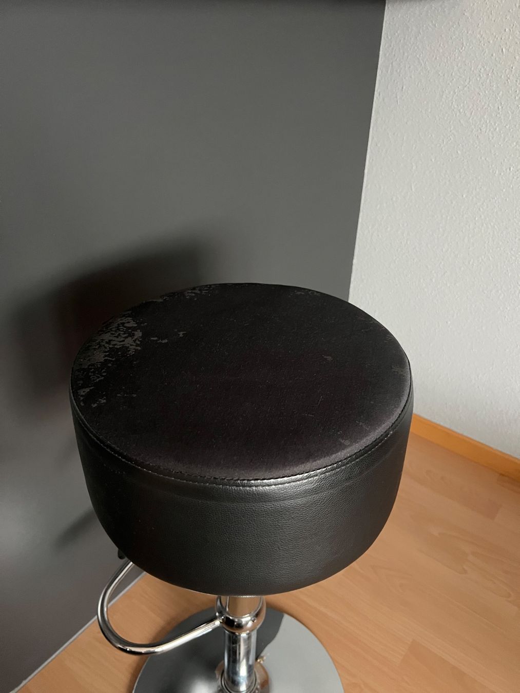 Tabourets: 2x Barhocker schwarz verstellbar – D'occasion à Solothurn par Stern06 2