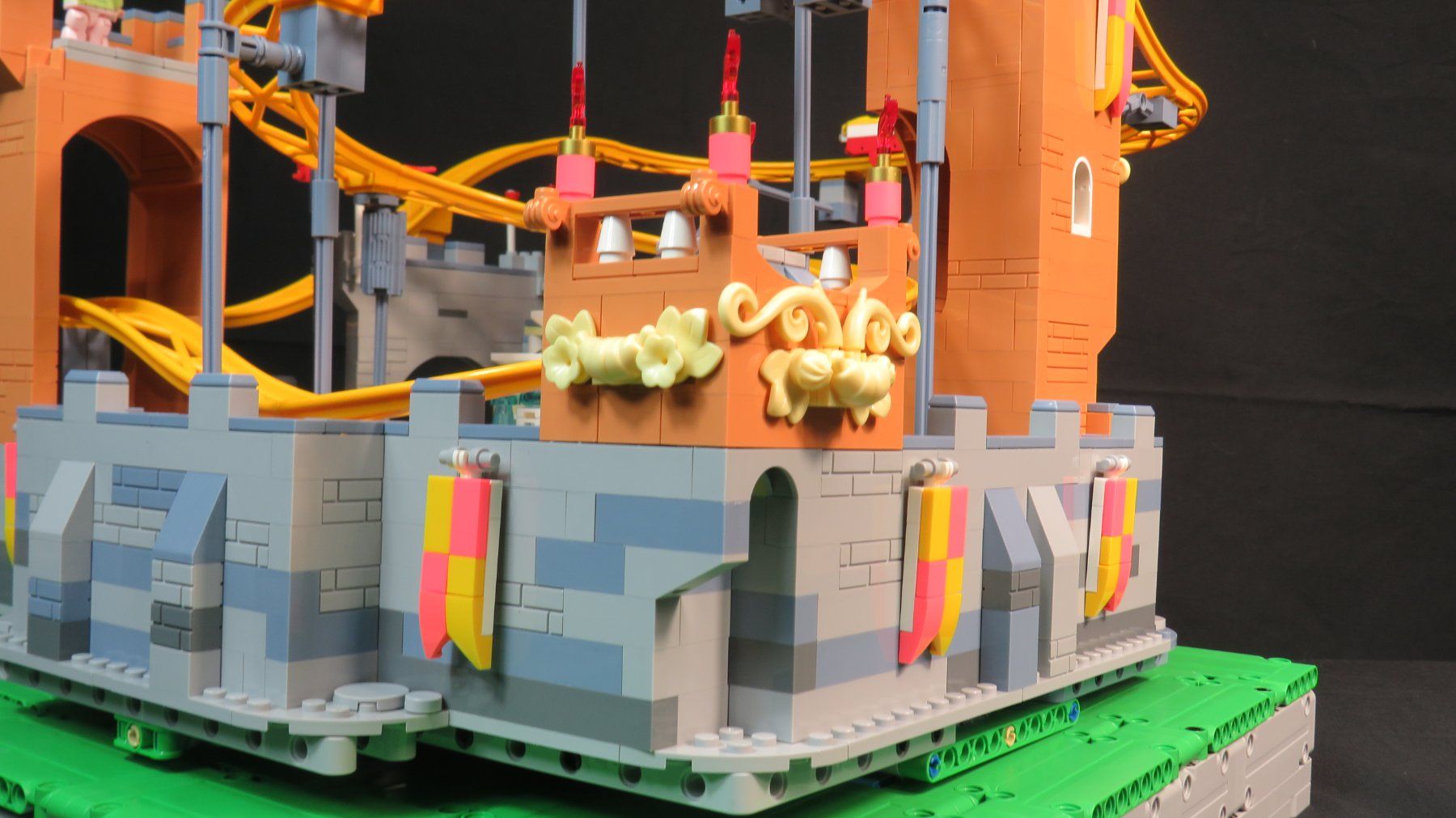 Mould King Kit di costruzioni: MOULD KING - 11023 - Castle Roller Coaster – Nuovo (secondo la descrizione) da Arboldswil venduto da Lubber 7