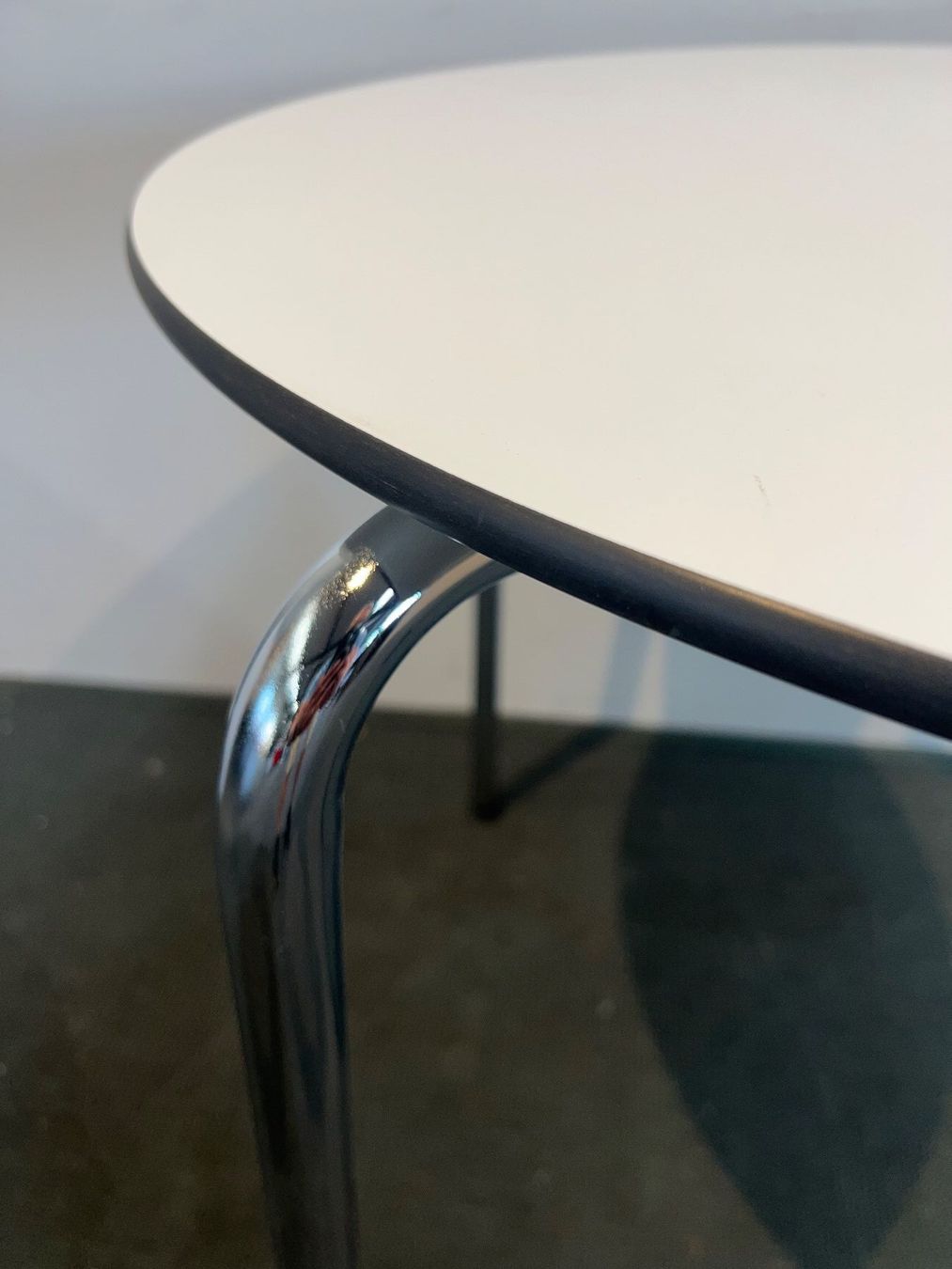 Vitra Tische: 003 VITRA Hal Designertisch – Gebraucht aus Wangen an der Aare von TBYN 2