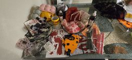 Halloween Deko Set: Pinker Dummy & Horror Accessoires