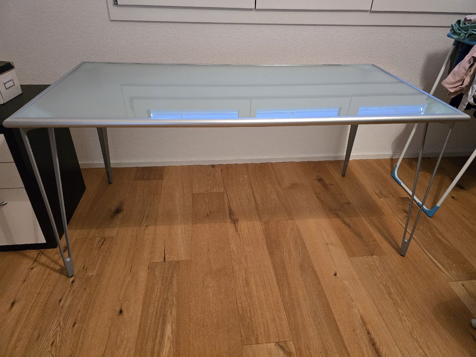 Scrivanie: Schöner Glastisch von IKEA – Usato da Guschelmuth venduto da lperler 2