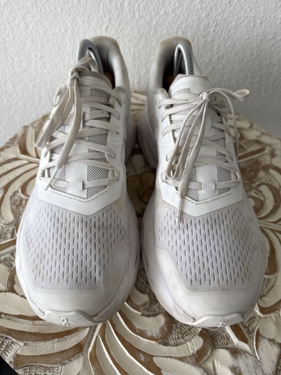 On Chaussures hommes: ON Cloudace Laufschuhe Weiss Grösse 42.5 – D'occasion à Zürich par sha_vw65 5