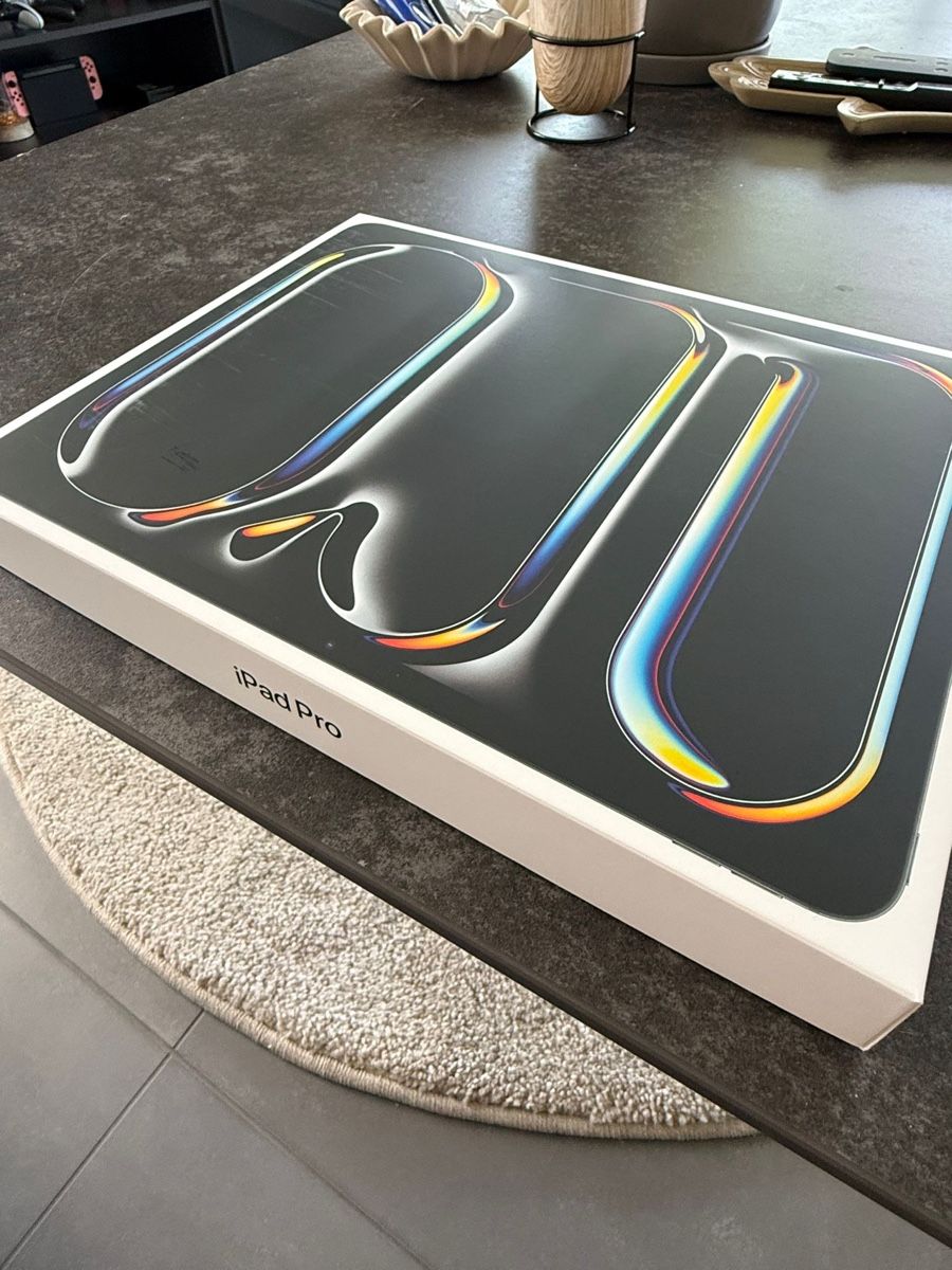 Apple Tablettes PC: Appel ipad  pro 13 (M5) 2025 – Neuf (Voir description) à Studen BE par FLURIBOY1