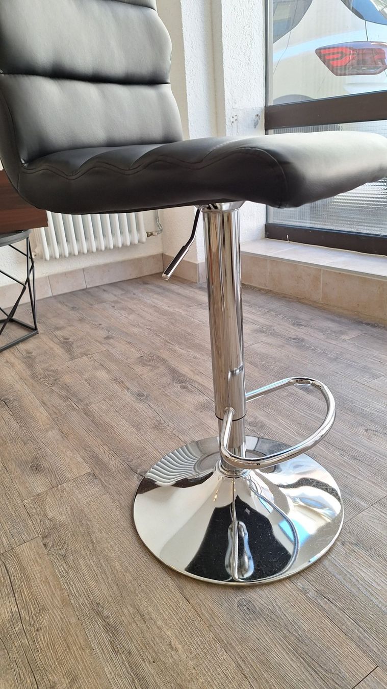 Conforama Hocker: Tabouret de bar – Gebraucht aus Neuchâtel von laureen-h 1