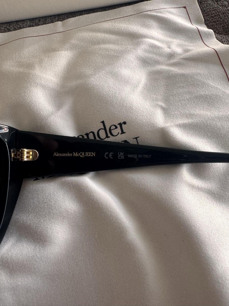 Alexander Mcqueen Brillen & Gläser: Alexander McQueen Sonnenbrille NEU – Neu und originalverpackt aus Pfäffikon SZ von EMMA0111 5
