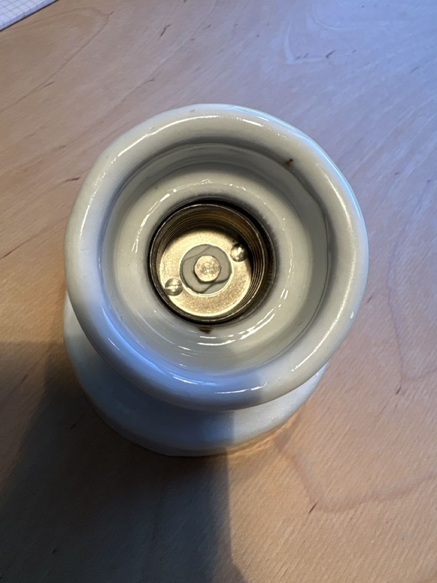 Lampen: Keramik Lampenfassung – Gebraucht aus Thun von Gitarre-1 2