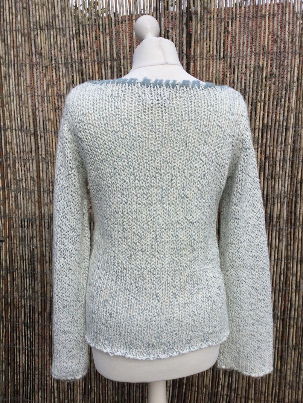 Maglioni & Felpe: Pull écru & bleu grosses mailles FRN, taille S – Usato da Agiez venduto da chouchanelle 4