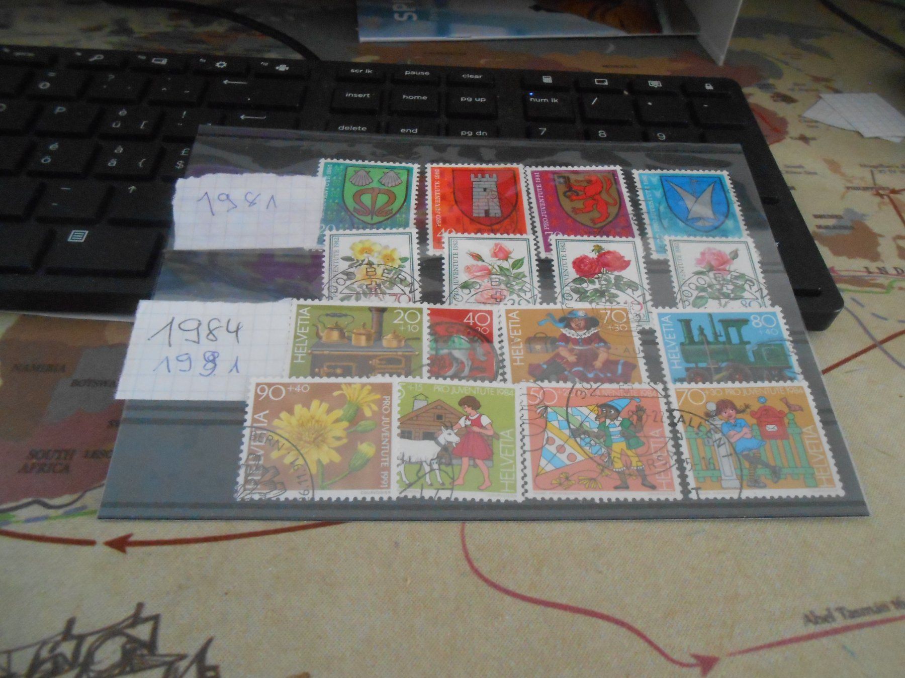 Alle Briefmarken: Briefmarken Sammlung 1981 und 1984 gut erhalten – Gebraucht aus Basel von Javer