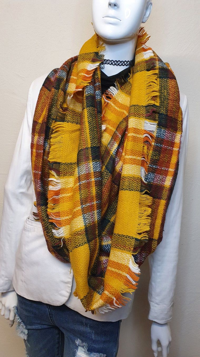 Foulards & écharpes: 🌺Nulu Schal 🌺 – D'occasion à Wald ZH par CapLux