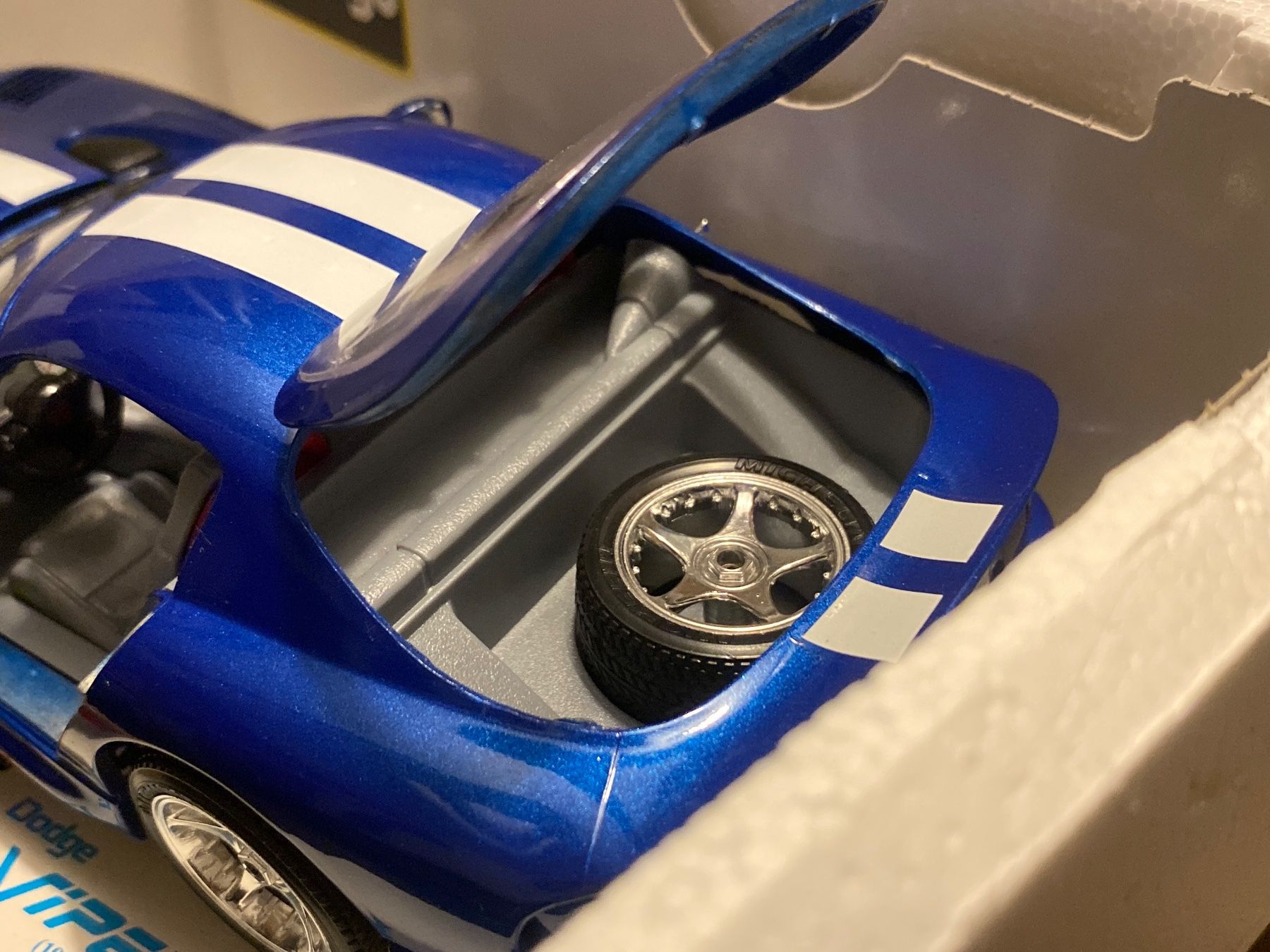 Dodge Voitures modèles: Dodge Viper GTS Coupe - 1/18 – Neuf (Voir description) à Wohlen AG par PrivatSammlung 6