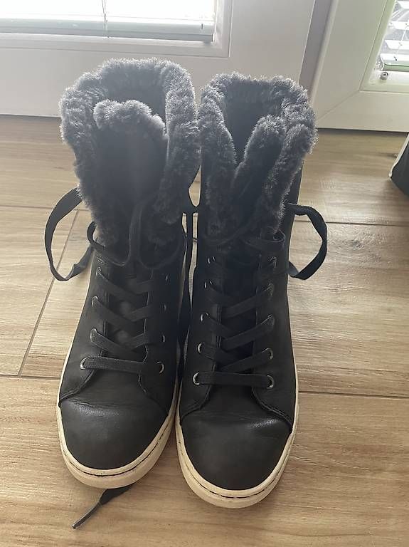 Scarpe da donna: Ugg 37,5 – Usato da Balerna venduto da lis_qx6r