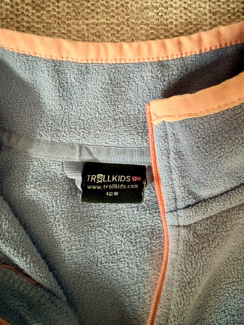 Maglioni & Felpe: Dünner Fleece Pullover Trollkids hellblau, Grösse 128 – Usato da Weingarten-Kalth venduto da ana_tim 2