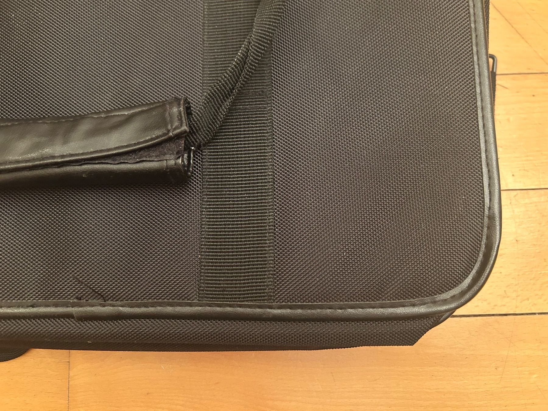 Monolith Valigie & Borse: Monolith Aktentasche aus robustem Nylon, NP 63.- – Usato da Rorschacherberg venduto da Svebe 3