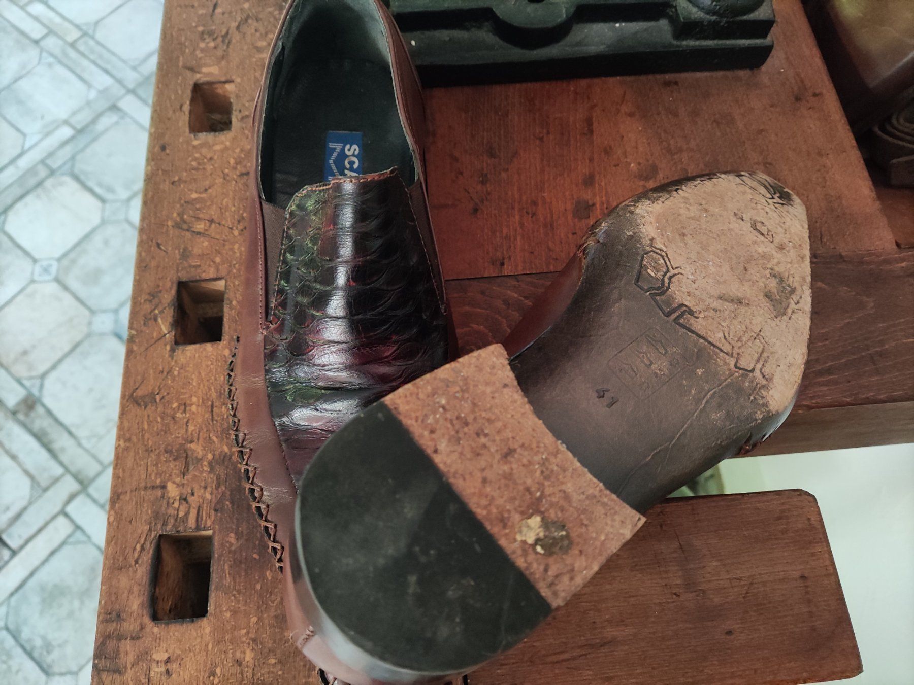 Scarpa Scarpe da uomo: Scarpa, rassige Lederschuhe, gr. 41 – Usato da Arboldswil venduto da Ve1774 1