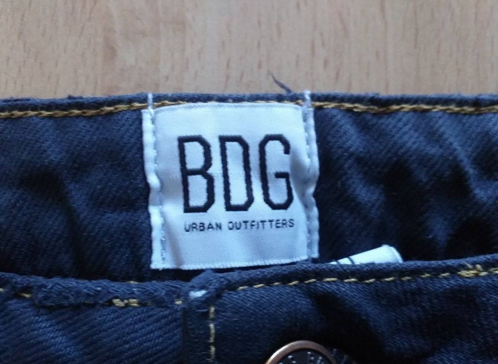 Urban Outfitters Jeans: Urban Outfitters Mom Jeans – Gebraucht aus Frauenfeld von RoseMaylie 1