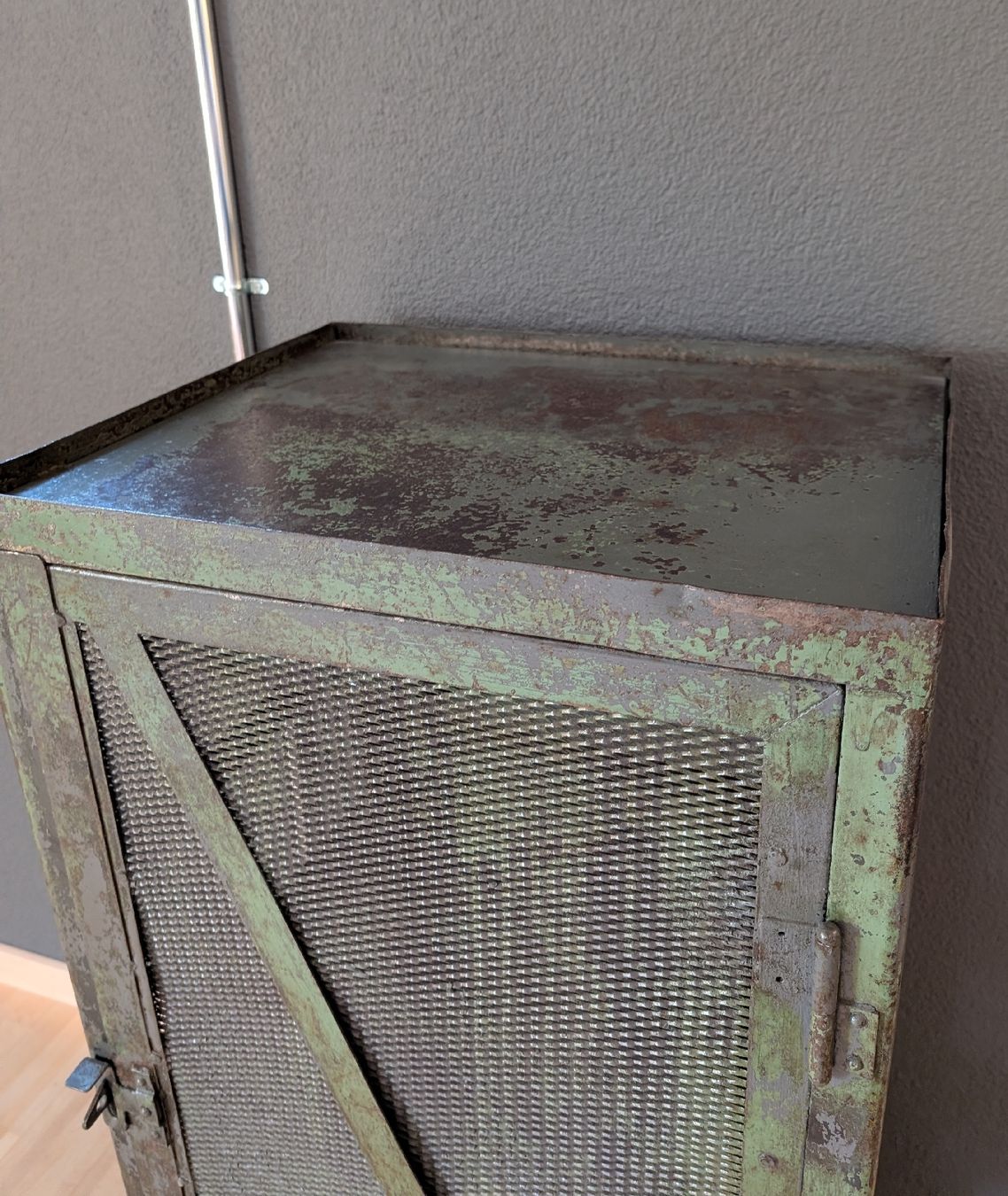 Cassettiere: Alter Werkstattschrank / Industriemöbel / Industrial / Loft – Usato da Niederwil SO venduto da seidenweg 6