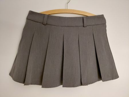 Falten- ,Hosenrock M neu