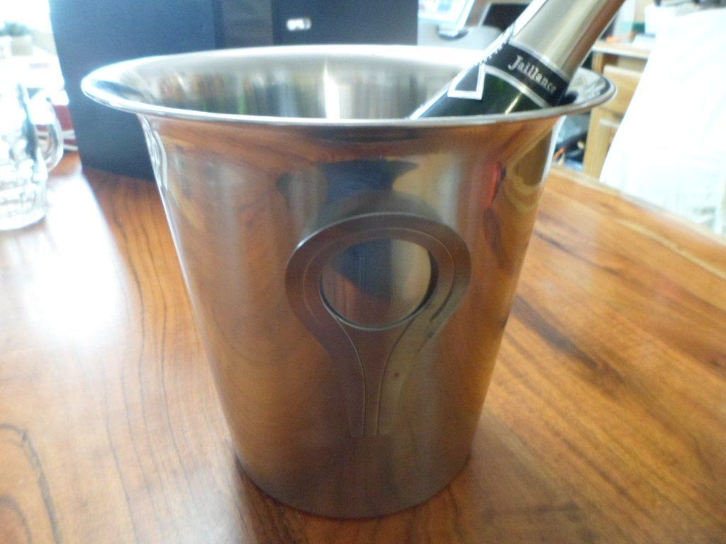 Altro: Champagner oder Sektkübel Chromstahl, Griffen auf der Seite – Nuovo (secondo la descrizione) da Schöftland venduto da rennsenn 2