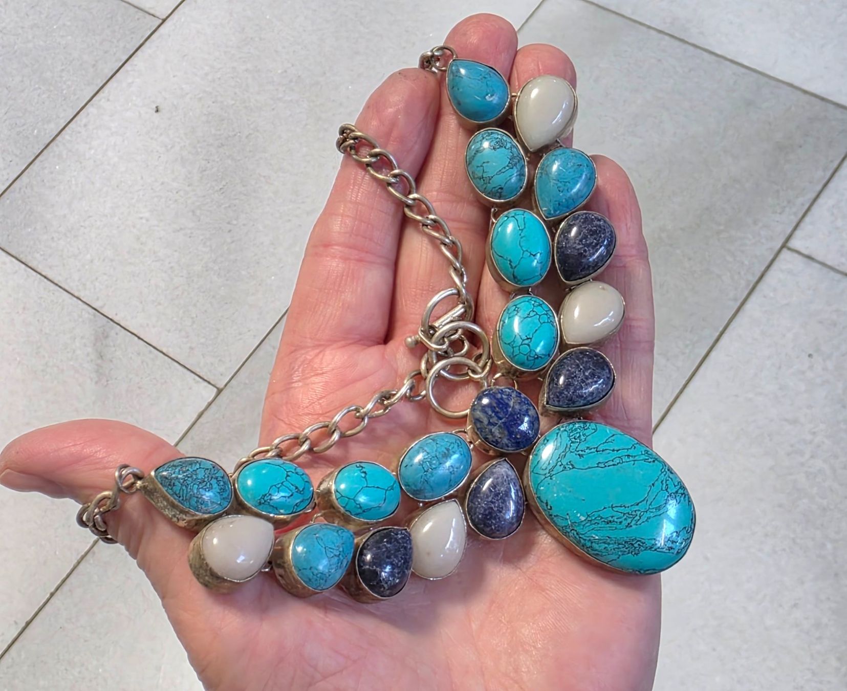 Catenine: Collier mit verschiedenfarbigen Edelsteinen in Silberfassung – Nuovo (secondo la descrizione) da Zürich venduto da Bieter04 8